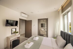 4 chambres, coffres-forts dans les chambres, bureau