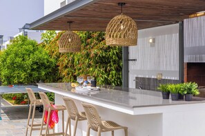 Outdoor dining - Green Haven Residence 3 Central  Protaras, Huge Pool, Garden, Pool Jacuzzi,  (Protaras)
