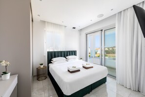 4 Schlafzimmer, Zimmersafe, Schreibtisch, Bügeleisen/Bügelbrett