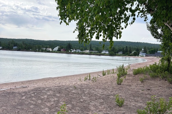 Chaises longues, serviettes de plage
