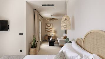 Suite Deluxe, 1 grand lit et 1 canapé-lit, bain à remous, vue océan | Draps en coton égyptien, literie de qualité supérieure
