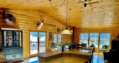 Village Creek Lodge w/ Hot Tub, Pool, & Fishing Pond