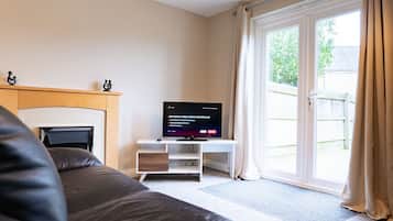 House | Living area | Fireplace