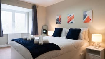 House | 4 bedrooms, free WiFi, bed sheets