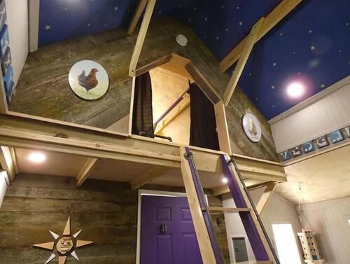 The Tree House at Underhill Hollow