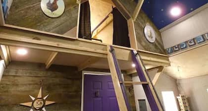 The Tree House at Underhill Hollow