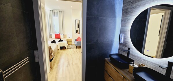 3 bedrooms, iron/ironing board, free WiFi, bed sheets