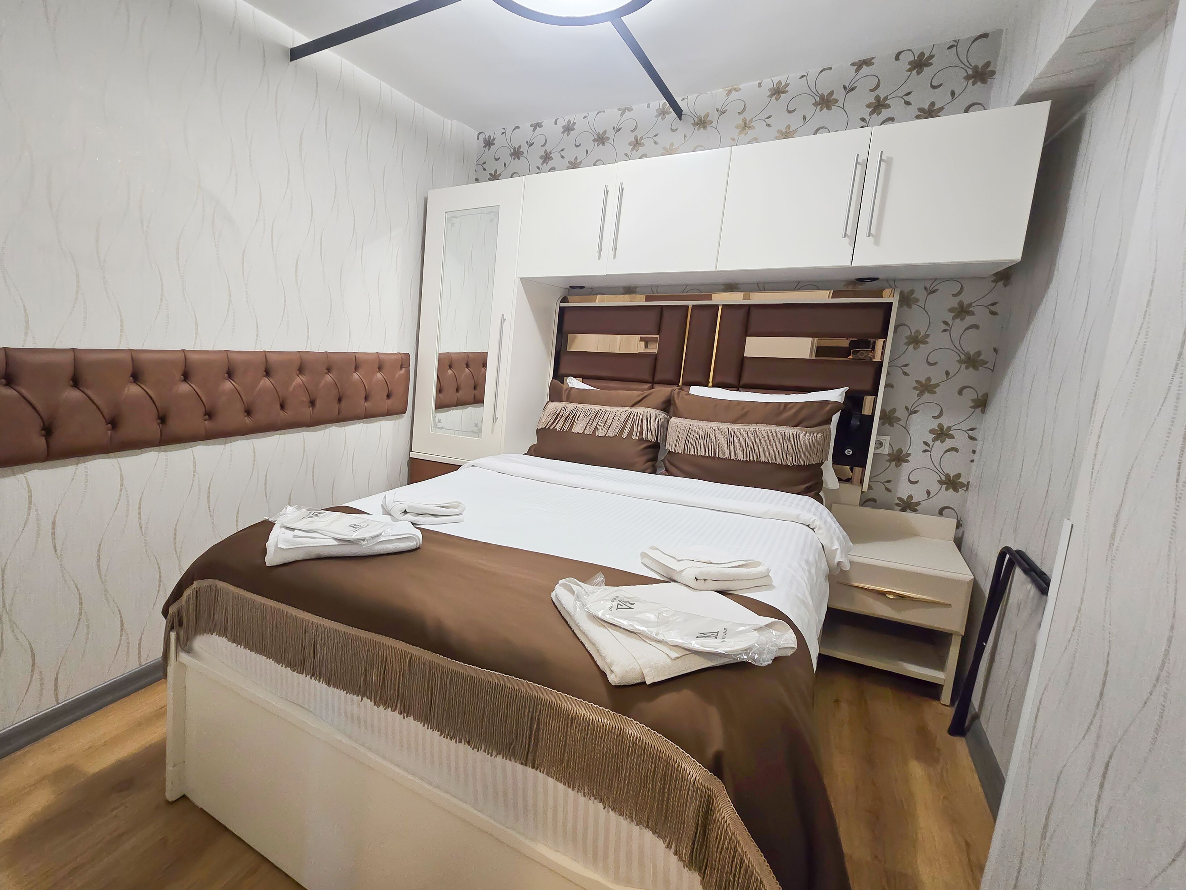 Economy Room | Egyptian cotton sheets, premium bedding, memory foam beds, minibar