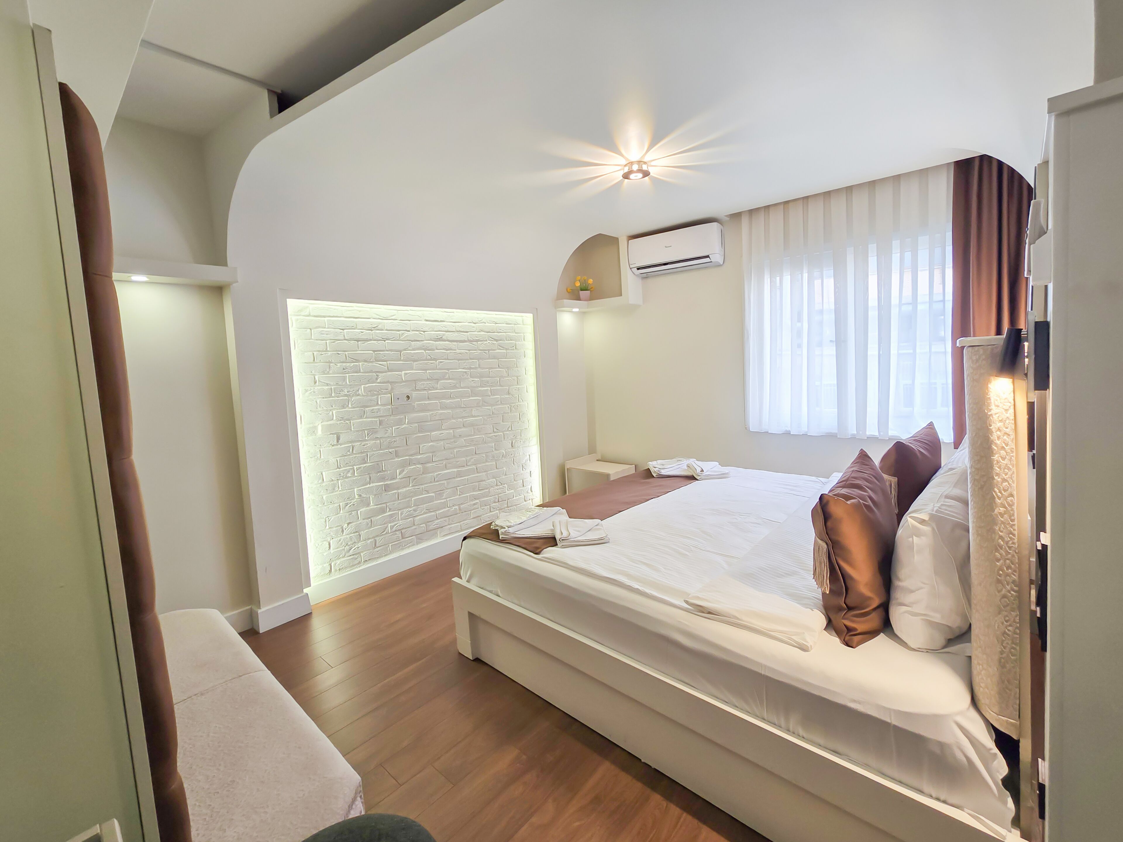 Egyptian cotton sheets, premium bedding, memory-foam beds, in-room safe