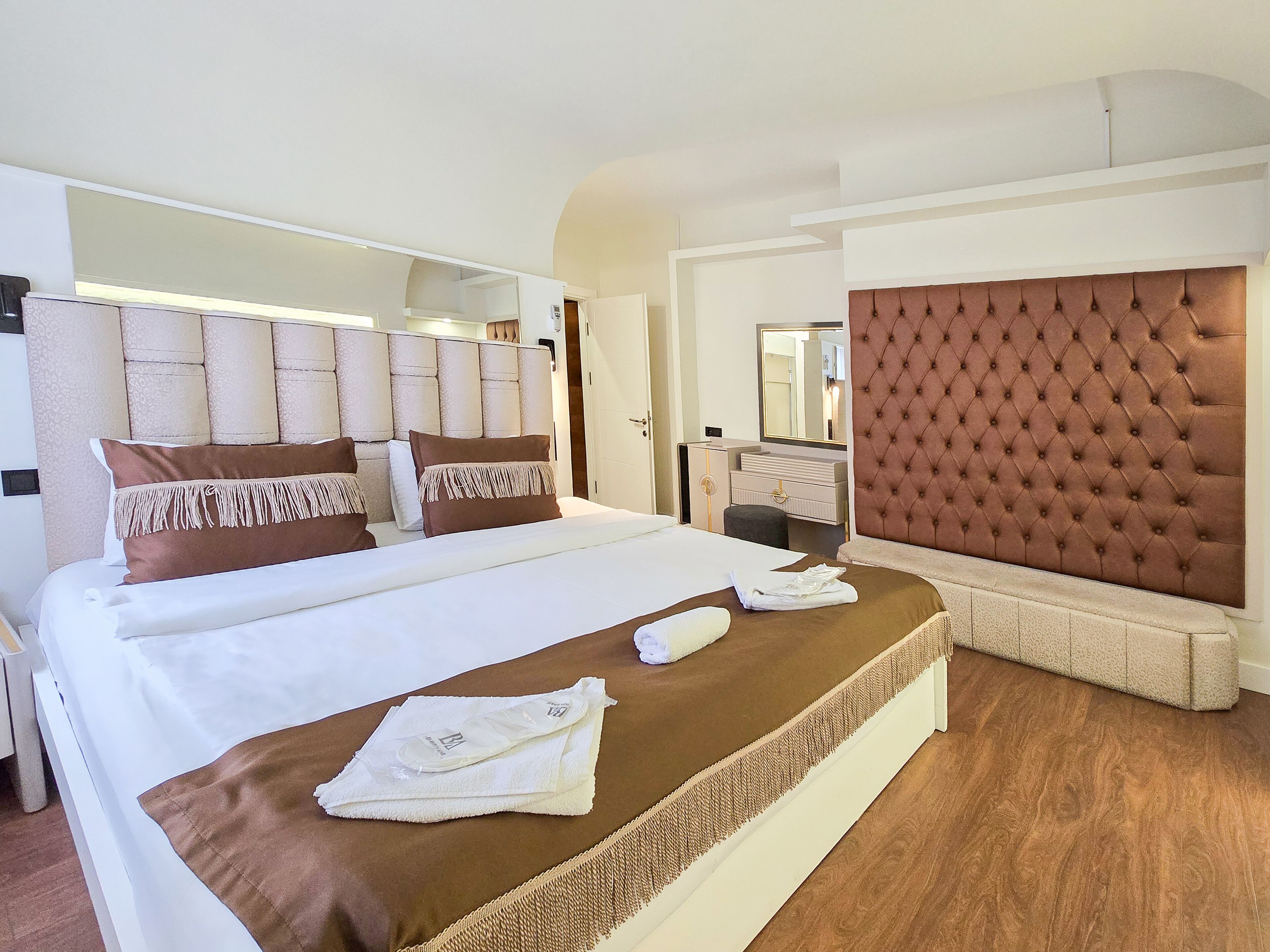 Penthouse | Egyptian cotton sheets, premium bedding, memory foam beds, minibar