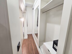 Penthouse | Living area | 30-inch LCD TV with cable channels - Taksim By Aydın Suite Hotel (Istanbul)