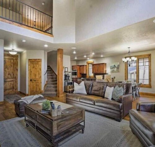 Beautiful Red Feather Lake House in Exclusive Fox Acres Gated Community!