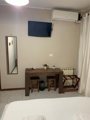 Minibar, caja de seguridad en la habitación, escritorio y wifi gratis 