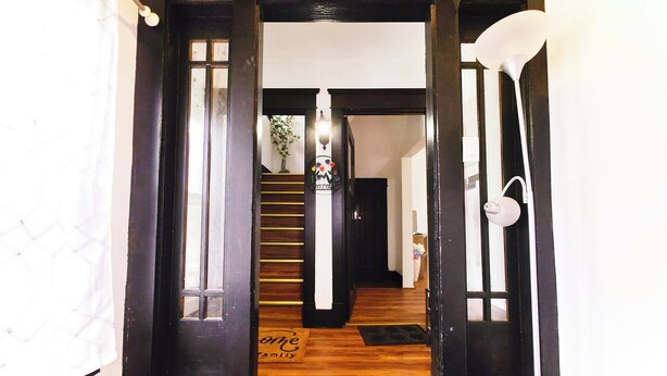 Interior - Best in Buffalo Entire First Floor up to 6 guests (Buffalo)