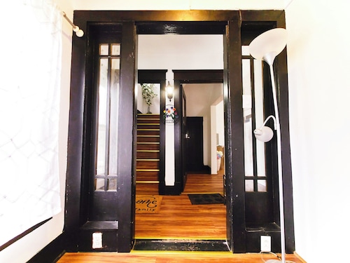 Best in Buffalo Entire First Floor up to 6 guests