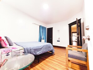 3 室のベッドルーム、アイロン / アイロン台、WiFi、ベッドシーツ