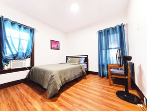 3 室のベッドルーム、アイロン / アイロン台、WiFi、ベッドシーツ