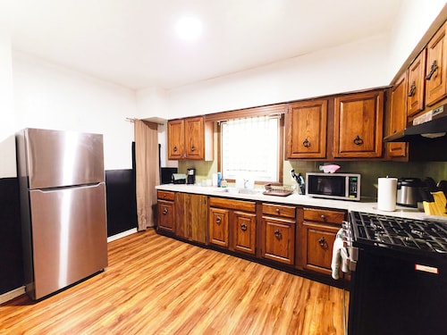 Best in Buffalo Entire First Floor up to 6 guests