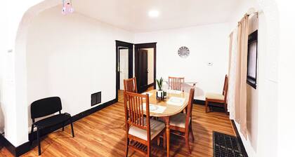 Best in Buffalo Entire First Floor up to 6 guests