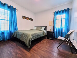 3 slaapkamers, een strijkplank/strijkijzer, wifi, beddengoed