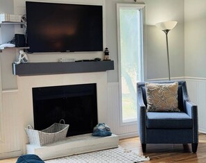 TV, fireplace, ping pong, stereo