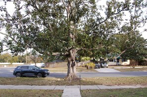 Property grounds - Airfield Escape Perfect for TDY stays! 30 night (Biloxi)