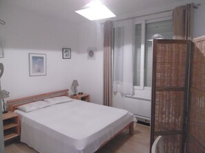 4 soverom, strykejern/-brett, wi-fi og sengetøy