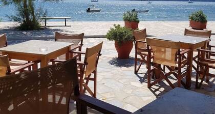 Idyllic Gialova apartment overlooking Navarino Bay. 3mins drive to the beach