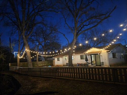 15-min Walk to Stadium w/ Huge Yard + Firepit