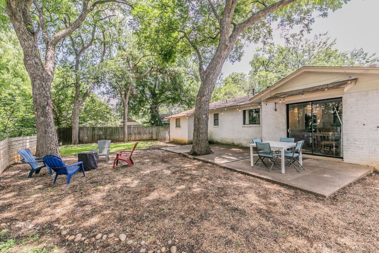 屋外ダイニングエリア