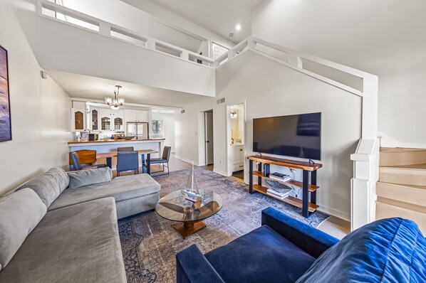 Living area - Water View 1 Bedroom Townhome with Loft. (New Bern)