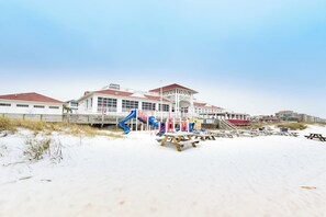 Children’s area - Save 20%! Waterfront~Heated Pool~Beach-King Beds (Destin)