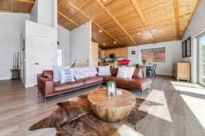 Smart-tv en een open haard