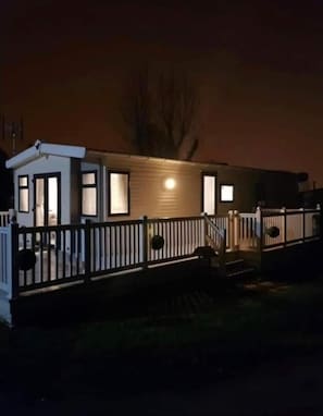 Cabin | Exterior
