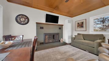 Télévision, cheminée