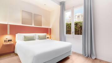 Standard Room | 1 bedroom, memory foam beds, minibar, in-room safe