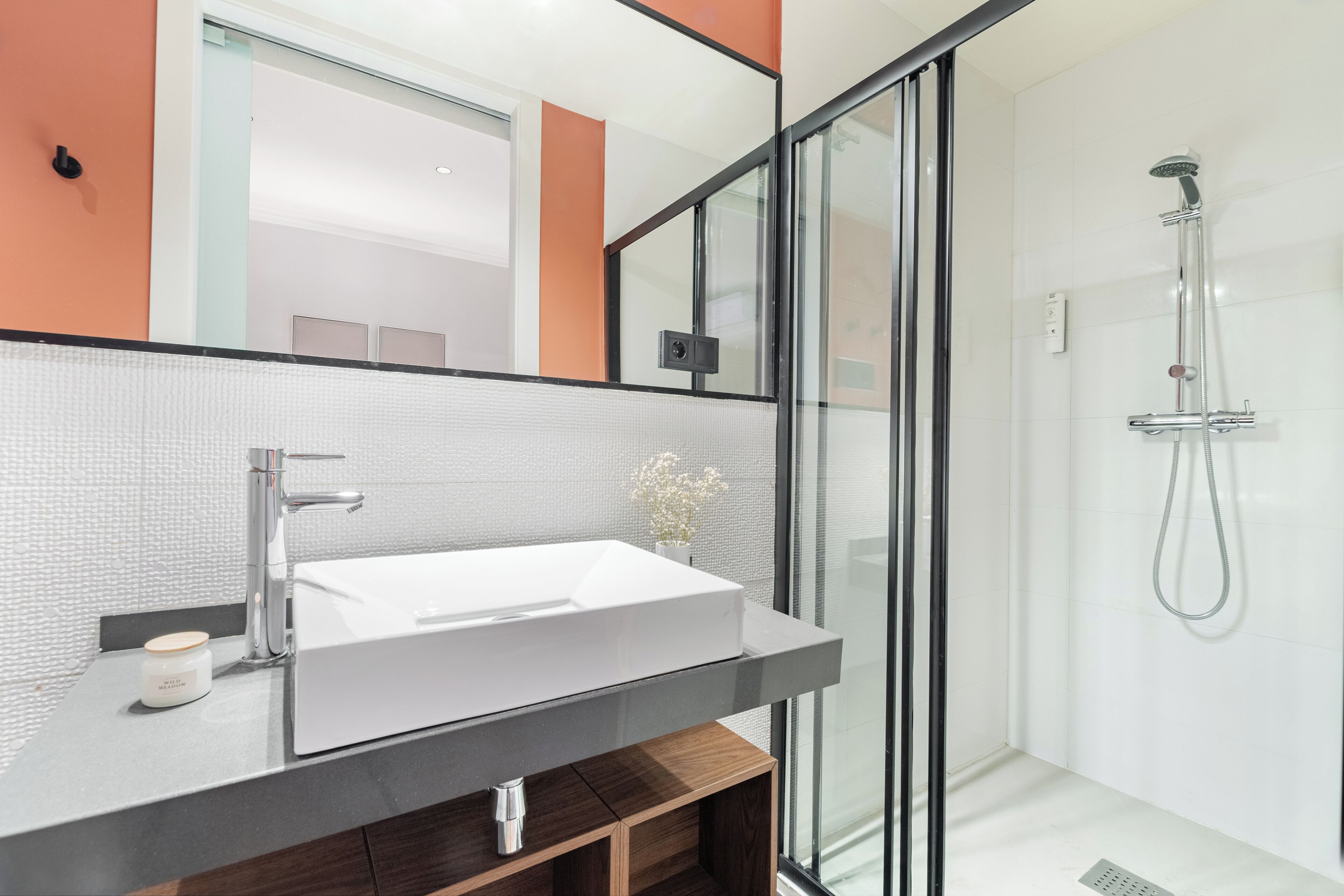 Photo - LeMar by Aspasios