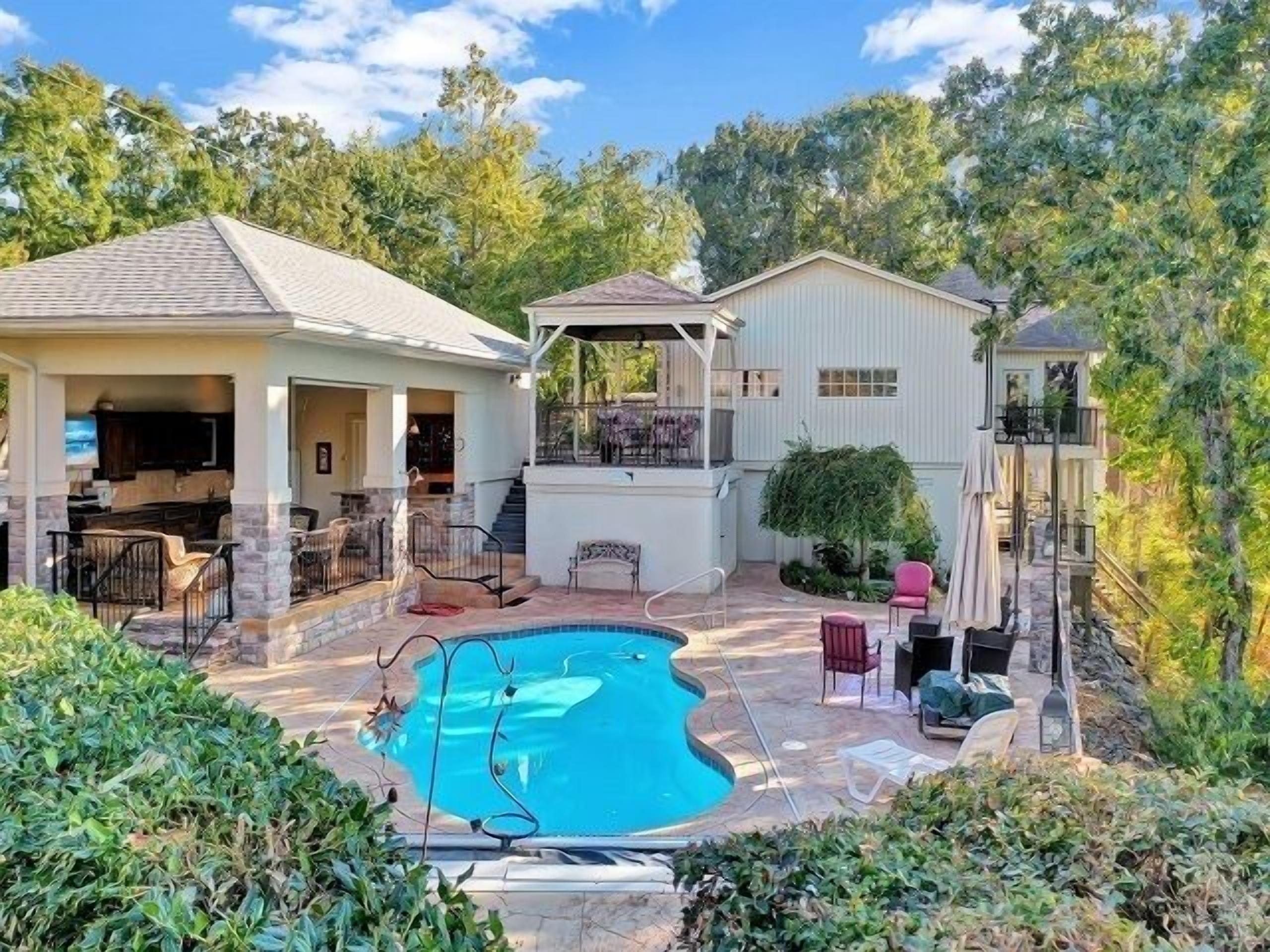 Rare Find: Lakefront, Private Dock, Pool, Outdoor Kitchen, Game Room