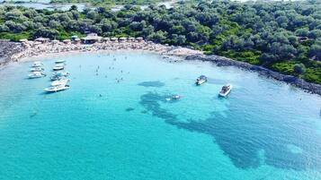 Aan het strand, ligstoelen aan het strand