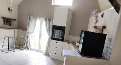 Cozy spacious gîte in Soucé, rural France : 1 Bedroom Sleeps 4