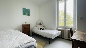3 bedrooms, iron/ironing board, WiFi