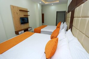 Desk, free WiFi - Grand Castle Hotel (Comilla)