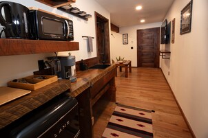 1 habitación y minibar con artículos gratuitos 