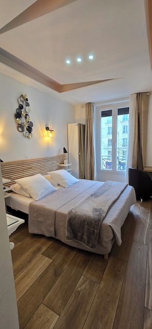 Standard Double Room, 1 Queen Bed (no elevator)
