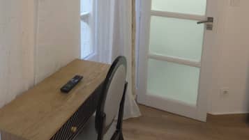 Standard Double Room, 1 Double Bed (no elevator) | Bed sheets