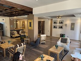 Siddeområde i lobbyen