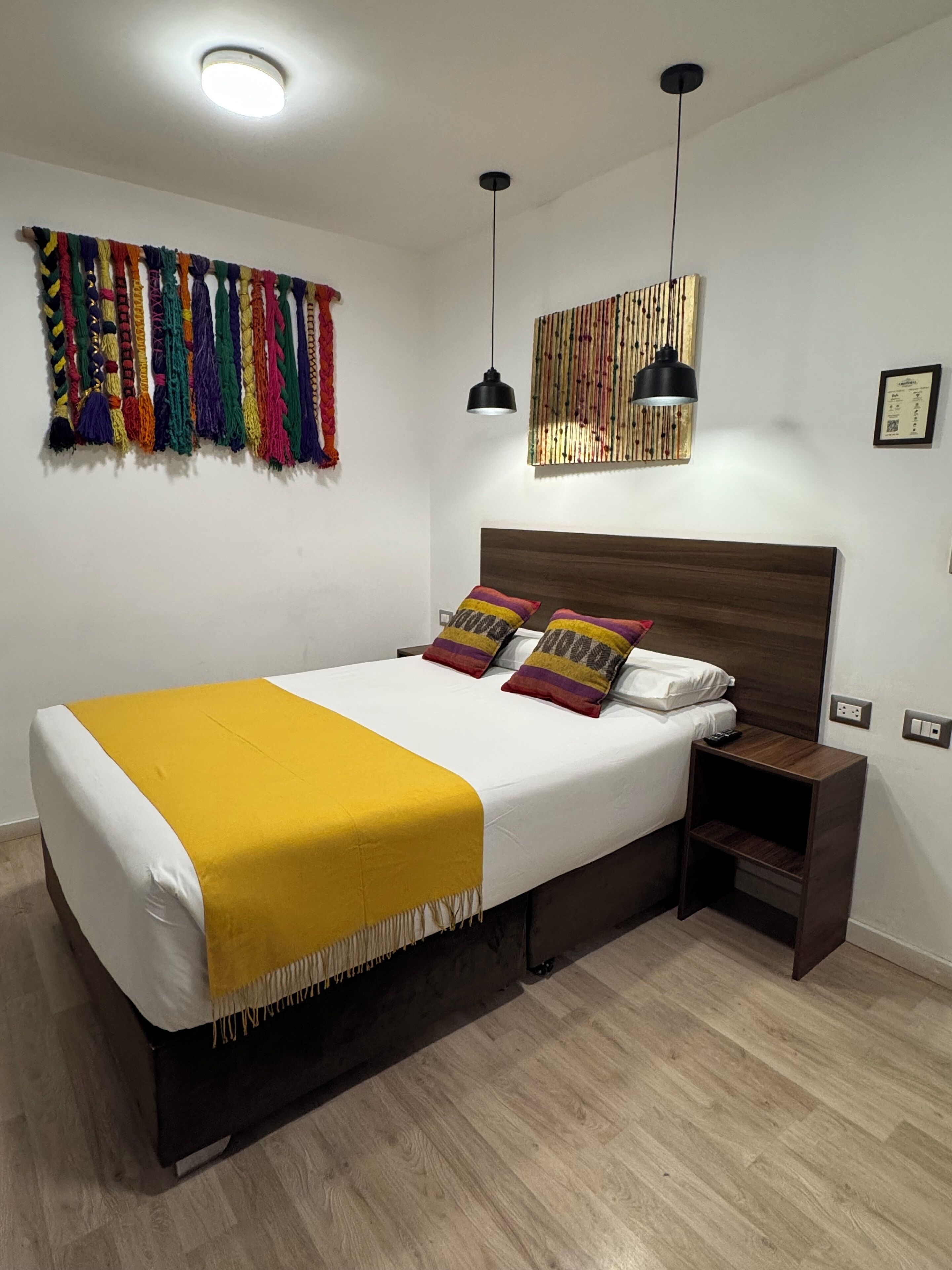 标准房, 1 张双人床 | 高档床上用品、特色装修、特色家居、办公桌