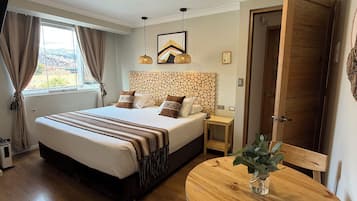 Deluxe Room | Premium bedding, individually decorated, individually furnished, desk