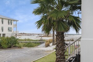 Property grounds - Little Blue Heaven 30A Beachside Cottage w/ Pool (Santa Rosa Beach)