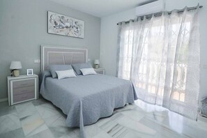 4 Schlafzimmer, Bügeleisen/Bügelbrett, WLAN, Bettwäsche